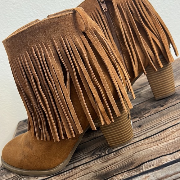 Booties - Picture 4 of 5